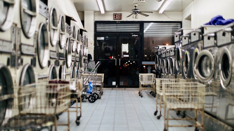 巴黎洗衣房被大爷搭讪——听起来很离谱，但是发生在法国又觉得很正常