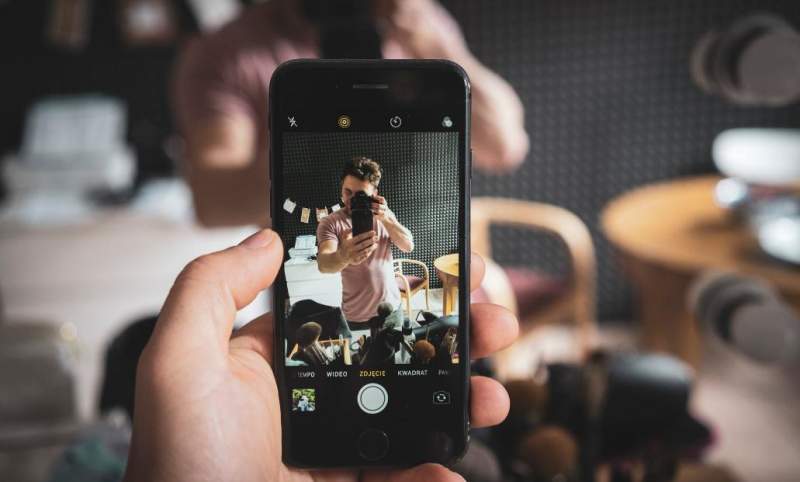 被短视频毒害的年轻人