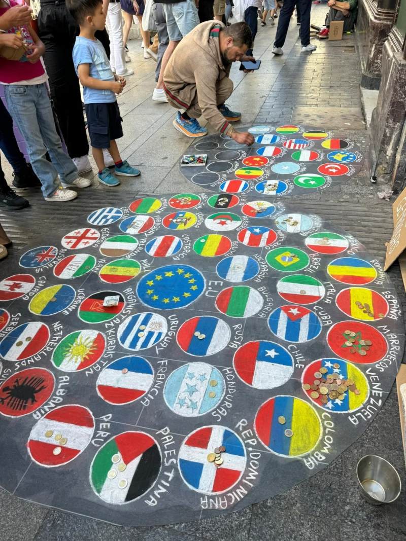 马德里小哥要钱要出新高度