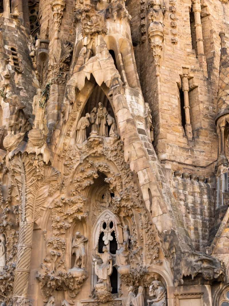 第一次走进巴塞罗那圣家堂 真的被震撼哭了