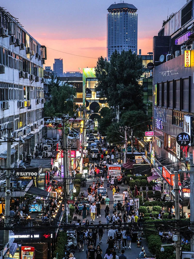 怀念北京三里屯酒吧街的脏街