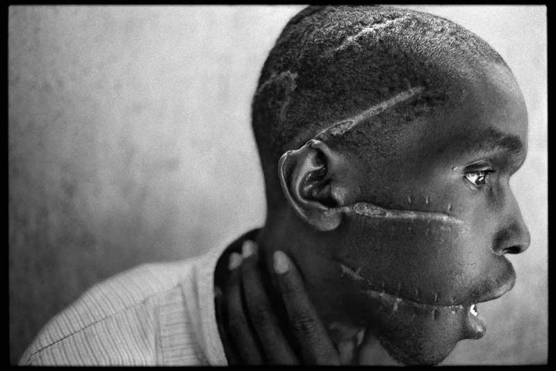 美国著名战地摄影记者詹姆斯·纳赫特韦：摄影是真相的见证