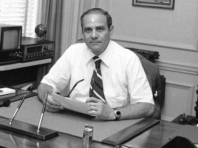 撕总统，我们不是第一次：《纽约时报》是如何将美国政府斗败的？