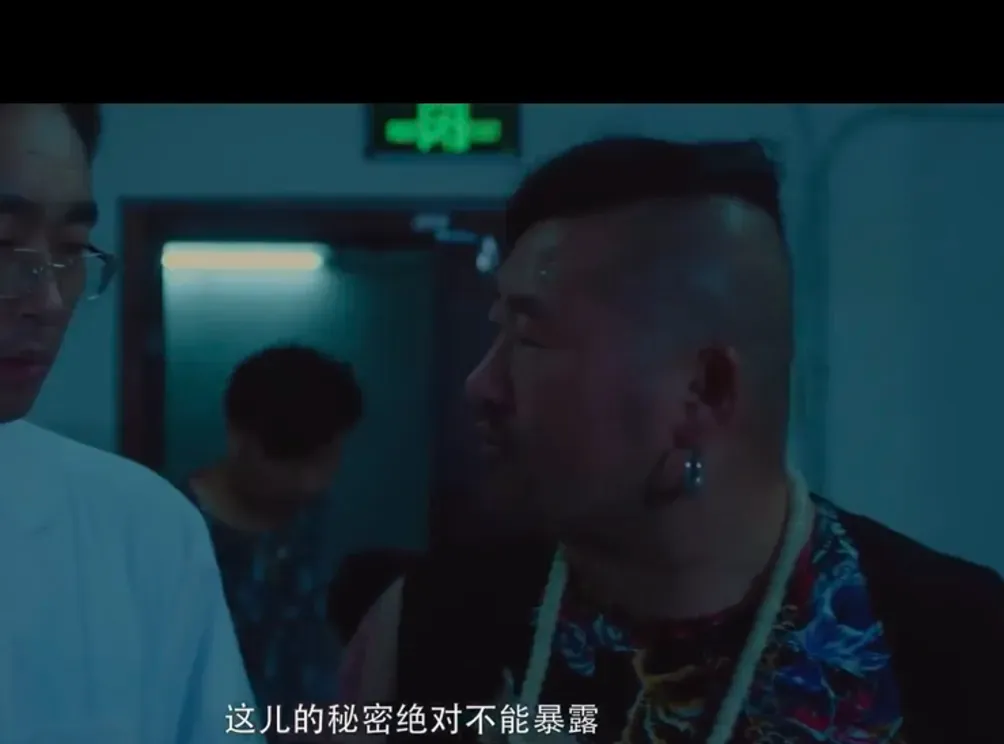 组织中国演员赴泰国拍戏的“颜十六”是谁？